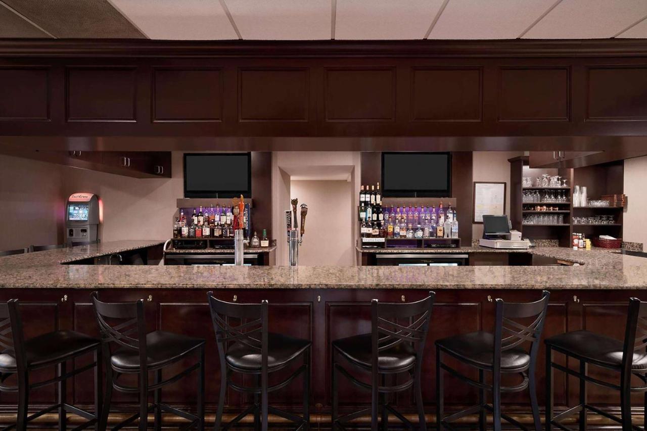 Days Inn By Wyndham คัลเพเพอร์ ภายนอก รูปภาพ